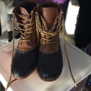 Duck boots